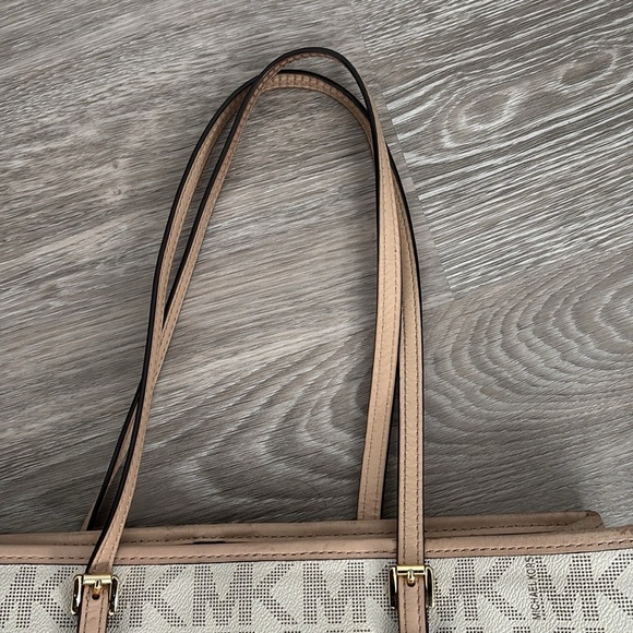 Michael Kors Logo Tote - Picture 4 of 7